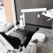 /dental-clinic-material-selection-guide